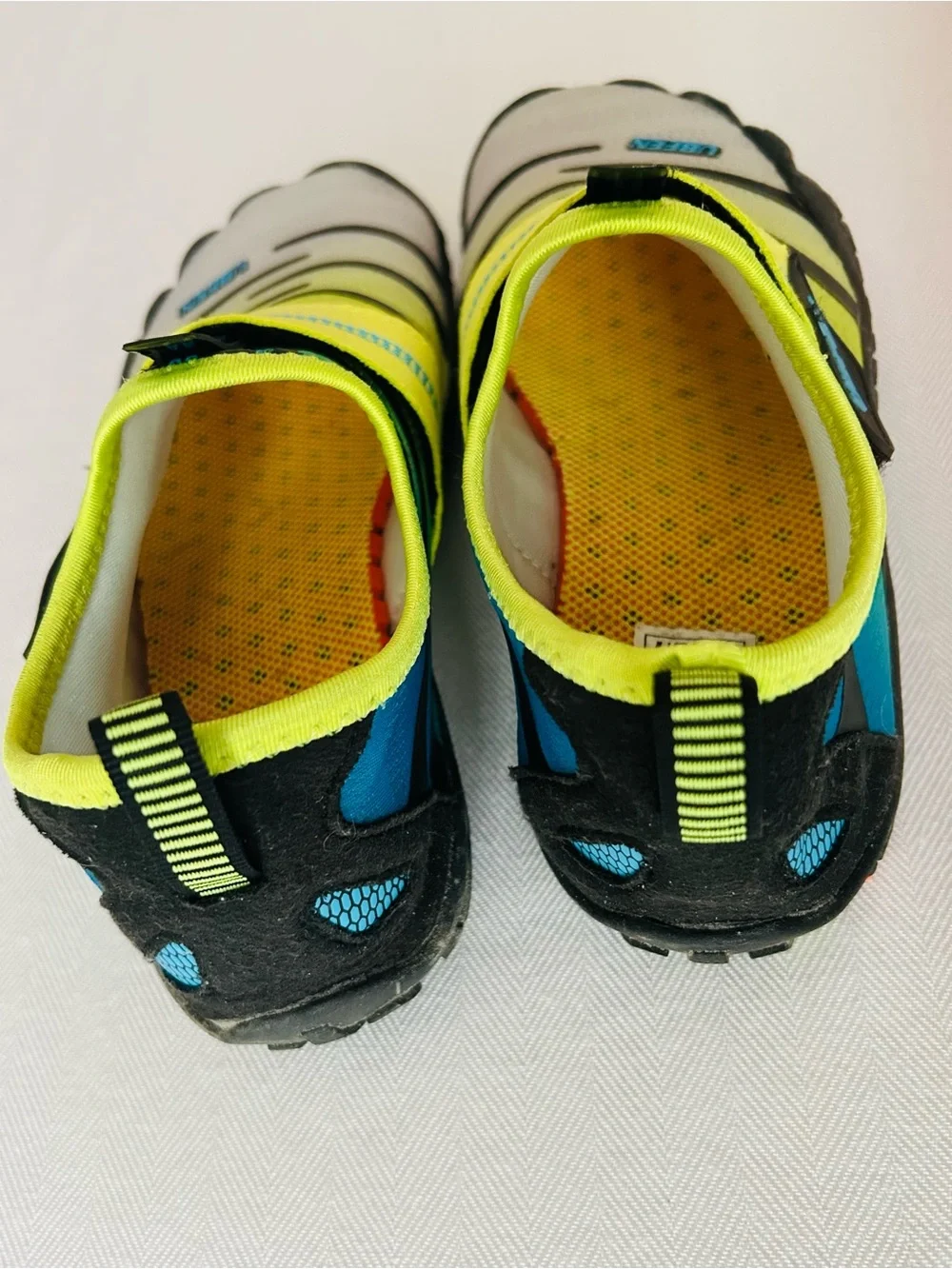 UBFEN Big Kids Water Shoes Aqua Socks Barefoot Beach Sports Swim Pool Quick Dry